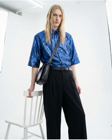 Blaues Glanzknitter Hemd mit Druckknöpfen