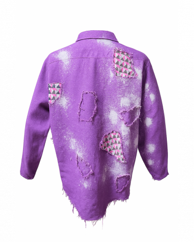 Leinenhemd mit Bleach und antiken Knöpfen